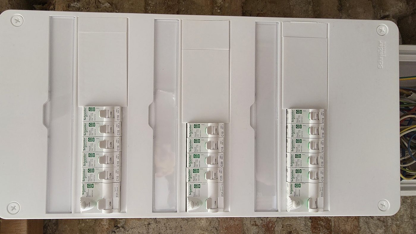 Nouveau tableau Schneider Electric après rénovation OCCIELEC